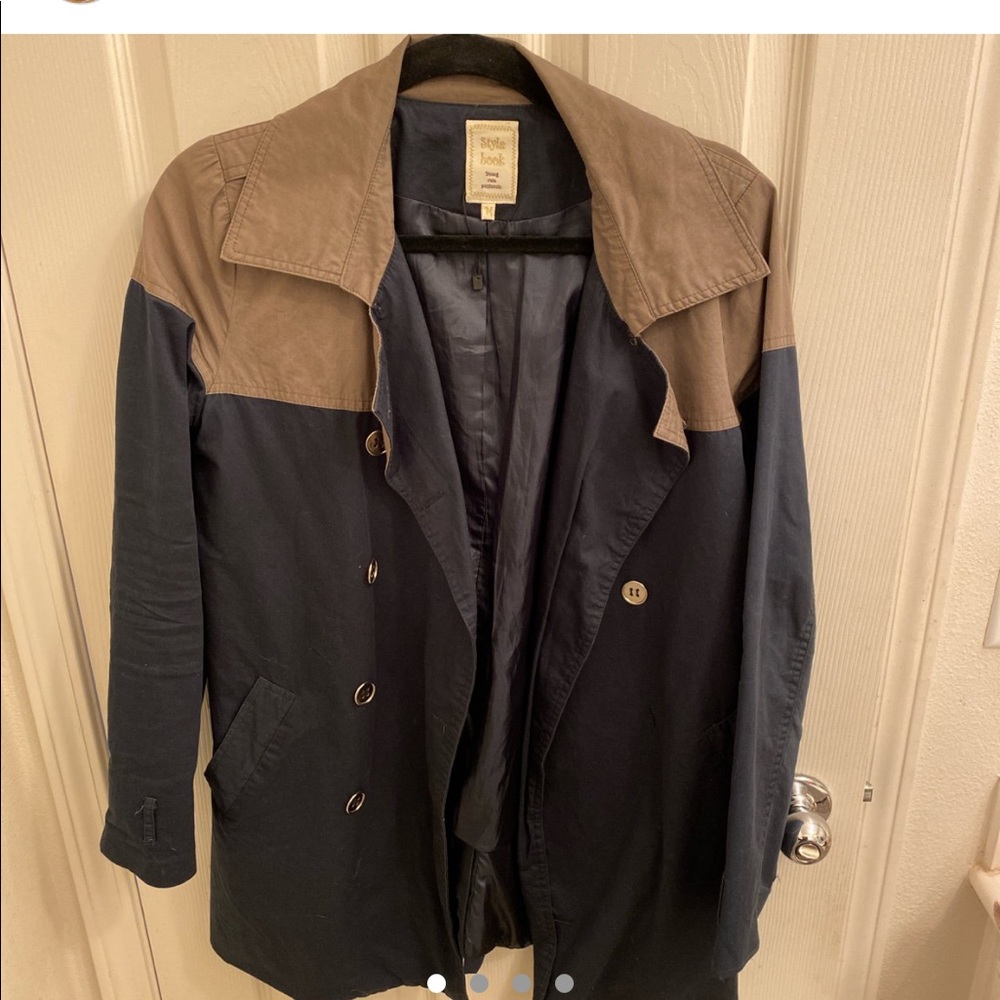 Blue/brown coat